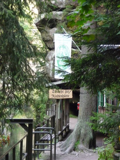 An der Talsohle der wildromantischen Kirnitzsch-Klamm am Eingang zur Oberen Schleuse