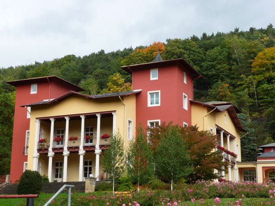 Repräsentative Villen und Hotels am Elbufer von Bad Schandau