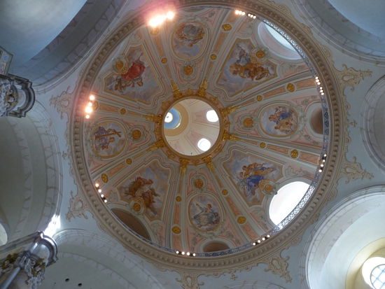 Ein Blick in die Kuppel dieses herrlichen Bauwerks