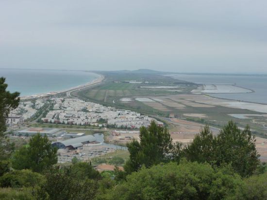 Blick auf Sète und das Bassin du Thau vom "Hausberg" Mont St. Clair