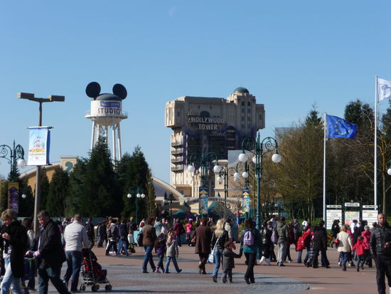 Zentraler Knotenpunkt: Der Bahnhof in Chessy. Hier liegt auch der Eingang zu Disneyland Paris