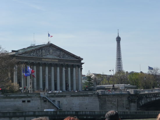 Ein erster Blick auf den Eiffelturm