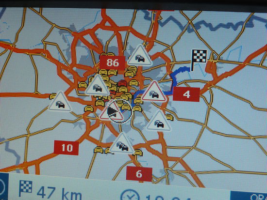 Stau um Paris soweit das Auge reicht - Irgendwie müssen wir da durch 