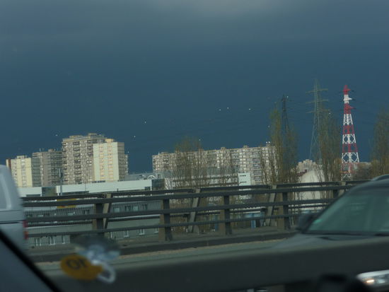 Und zum Schluß Gewitterstimmung über den Pariser Banlieus