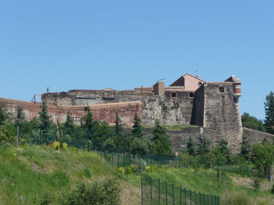 Die ersten Festungsanlagen von Collioure - heute in der Hand des französischen Militärs