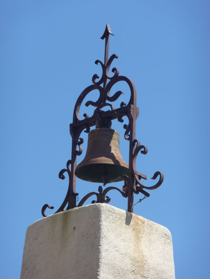 Das nahe Spanien lässt schon grüssen - ein katalanischer Glockenturm in Elne
