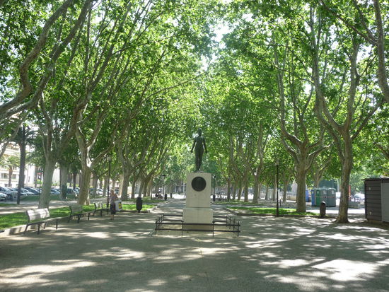 Eine Statue des Bildhauers Aristide Maillol im Park von Perpignan