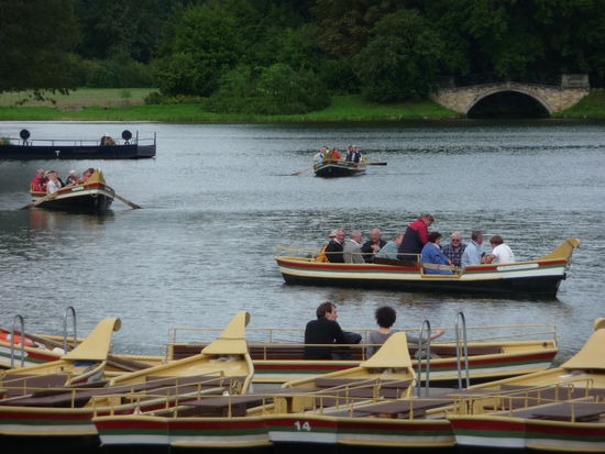 Unterwegs mit Gondeln und Ruderbooten von See zu See