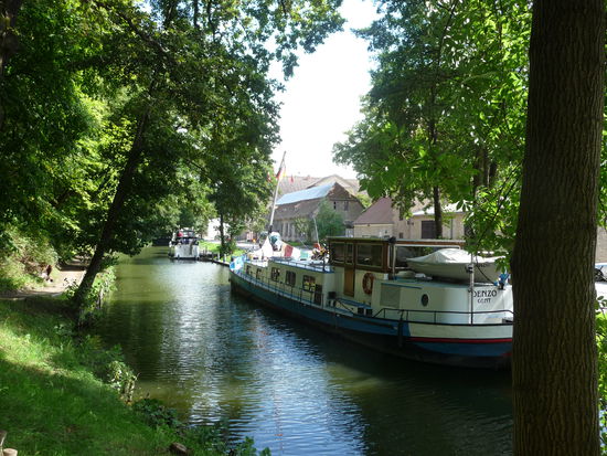 Hausboote an der Müritz-Havel-Wasserstraße