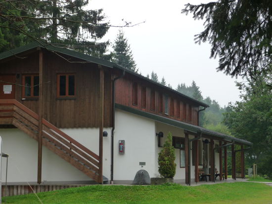 Das Sanitär-Gebäude des Campingplatzes