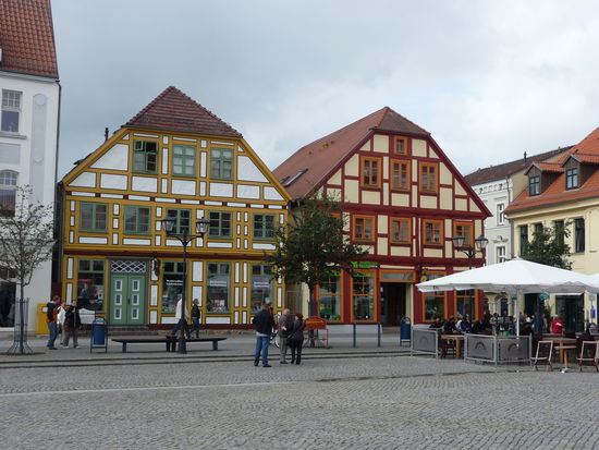 Am Marktplatz von Waren an der Müritz