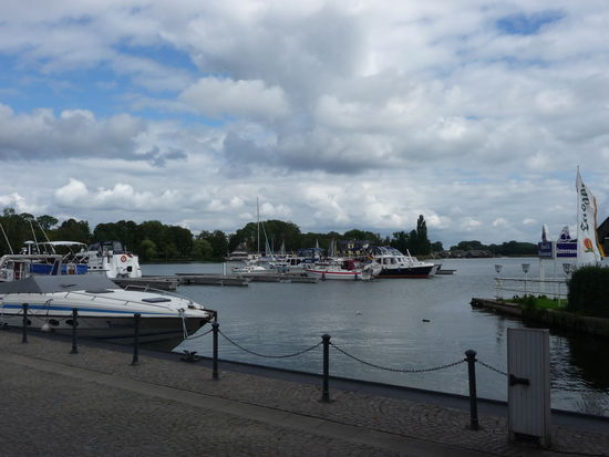 Und der Hafen von Röbel an der Binnen-Müritz, wo auch die Ausflugsschiffe anlegen
