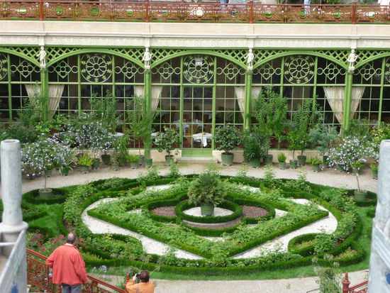 Hier in der Orangerie des Schloßcafés lässt es sich gut aushalten