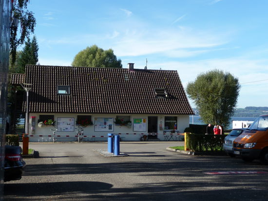 Das Empfangsgebäude am Campingplatz