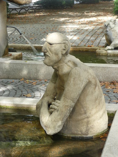 Brunnen-Figuren des Künstlers Peter Lenk in Konstanz