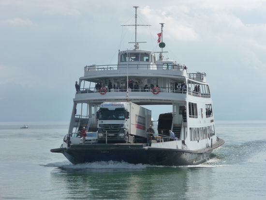 Fähre bei der Einfahrt nach Friedrichshafen