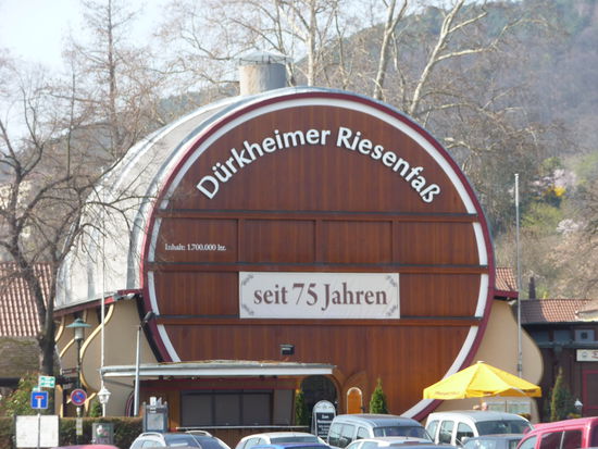 Das bekannte Riese-Weinfass von Bad Dürkheim