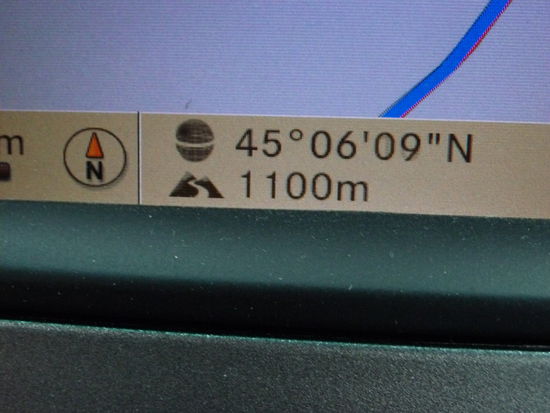 Die grandiose A75 schraubt sich hinauf auf Höhen über 1000 Meter!