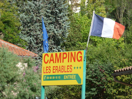 Der Campingplatz "Les Erables" in Millau am Fluß Tarn ist unser Zuhause für die nächsten Tage
