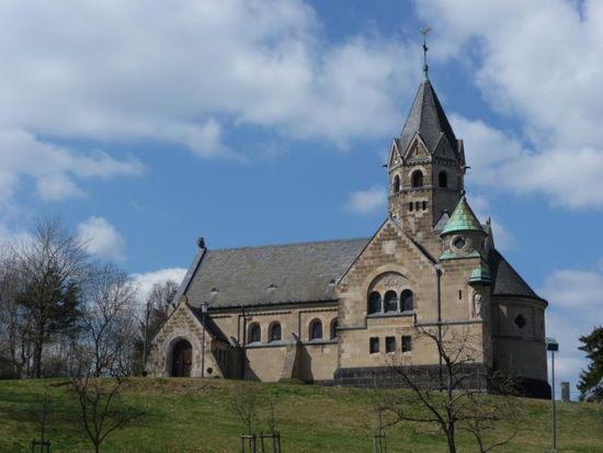 Die Kirche in Mirbach erinnerte uns an die französische Auvergne, wo wir in Saint-Nectaire ein ganz ähnliches Bauwerk kennen gelernt haben.