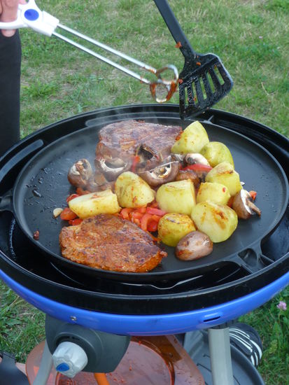 Und ein lecker Grillmenü gehört auch dazu