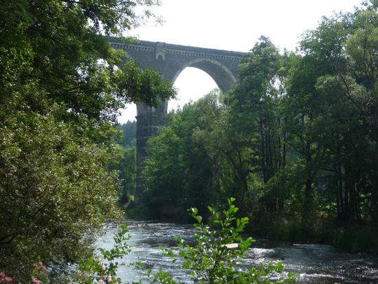 Einst fuhren hier Züge, heute ist das Viadukt frei für Radfahrer und Wanderer