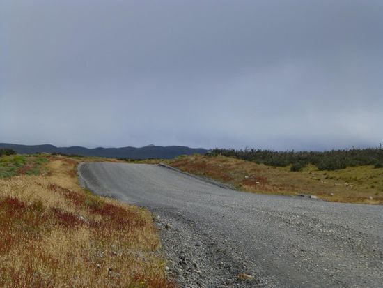 Auf Schotterpisten geht es durch den Nationalpark