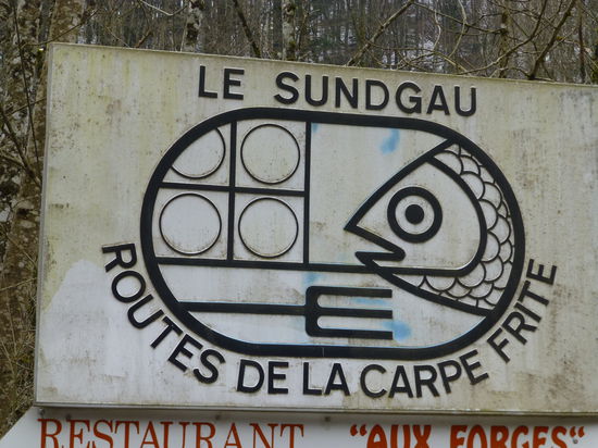 Wo dieses Schild steht, gibt's die Spezialität der Region zu essen. Lecker, lecker!