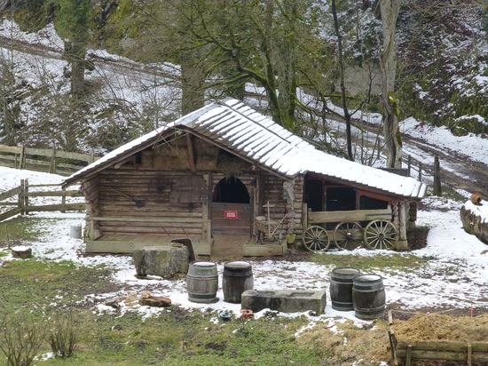 Auf den Höhenzügen des Jura war es an Ostern 2013 noch eher winterlich ;(