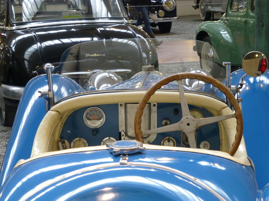 Jede Menge Autos zu gucken gibt's im größten Automobilmuseum der Welt in Mulhouse