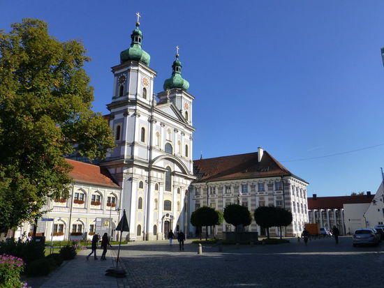 Waldsassen mit der barocken Stiftsbasilika