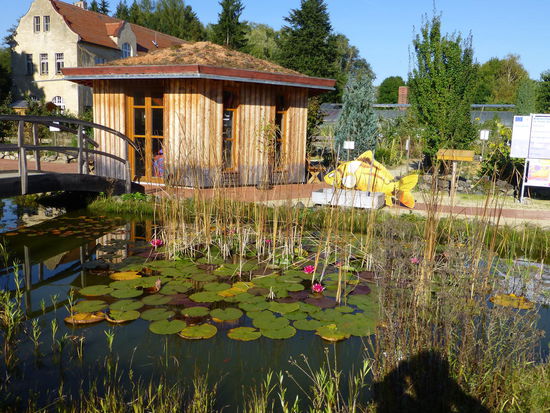 Im Naturerlebnisgarten von Waldsassen finden sich auch viele stille Ecken zum Genießen von Natur und Pflanzen