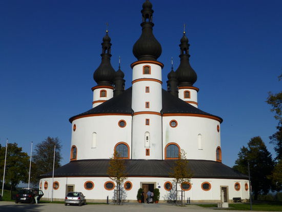 Eine imposante Erscheinung auf dem Glasberg - die barocke Wallfahrtskirche Kappl bei Waldsassen