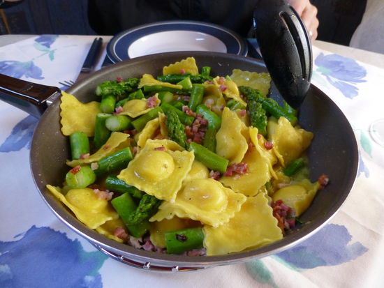 Das erste Abendessen in Frankreich - NOCH - aus heimischen Vorräten 