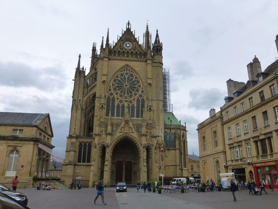 Die Kathedrale von Metz ist wegen ihrer vielen (berühmten) Fenster auch als "Laterne" bekannt