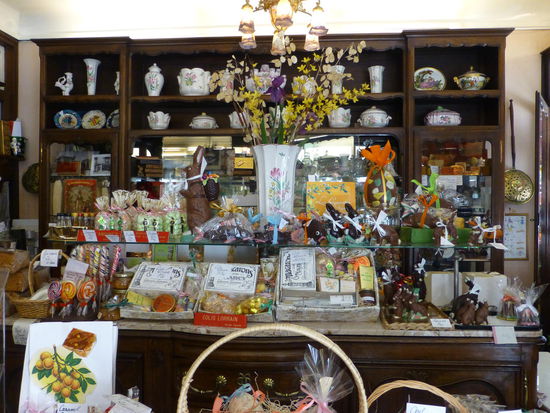 Abschließender Einkauf im Spezereien-Lädchen 