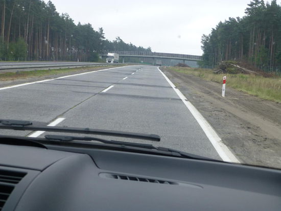 Die polnische Autobahn entpuppt sich als Schlagloch- und Betonplattenpiste