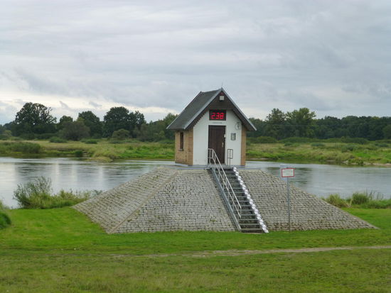 Hochwasserschutz wird groß geschrieben. Die unlängst zurückliegenden Jahrhundert-Hochwasser haben hier katastrophale Schäden angerichtet