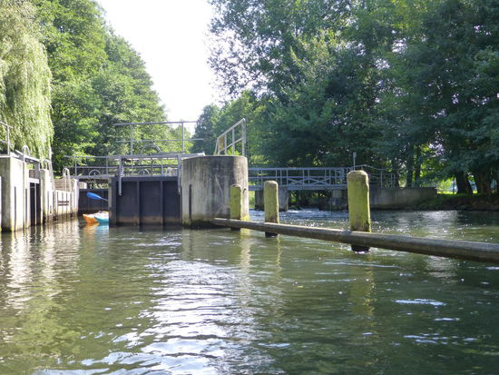 Und wieder ist eine Schleuse zu meistern