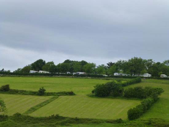 Hoch droben über der Bucht von Zarautz liegt der Campingplatz "Gran Camping"