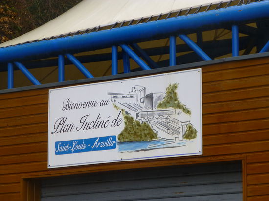 Leider hat das Schiffshebewerk "Plan Incliné" bei unserem Besuch noch geschlossen. Besichtigungen sind zwischen April und Oktober möglich.