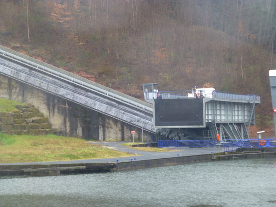 In dieser Box werden die Schiffe nach oben befördert
