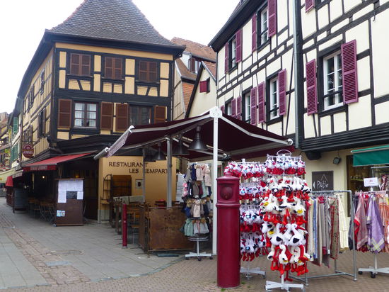Etwas versteckt liegt das kleine und feine Restaurant Les Remparts in Obernai