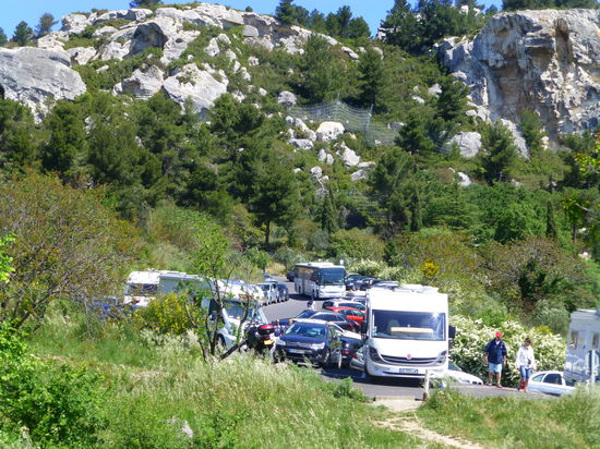 Heute ist der Besucherandrang zur Ruine und dem Dorf Les Baux riesig