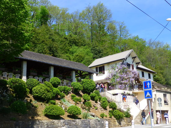 Der Eingang zur Grotte von Osselle