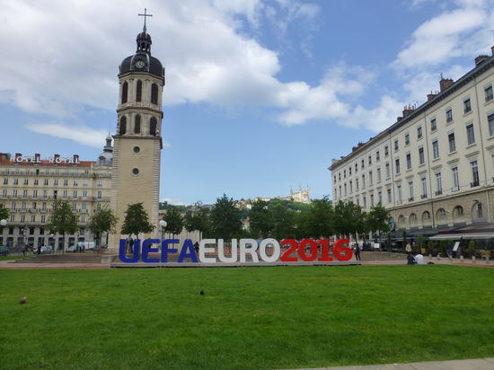 Große Ereignisse werfen ihre Schatten voraus