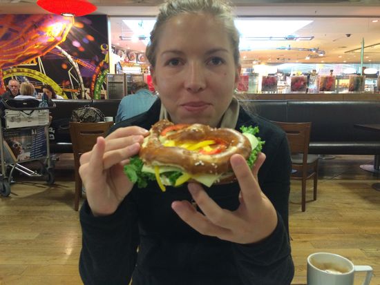 Die letzte bayrische Brezn. Ab jetzt gibt es zwei Wochen lang Asian Food 