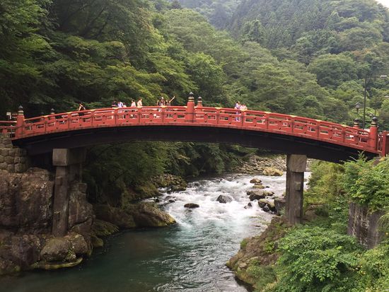 Die Shin-Kyo-Bashi - wohl eine der am meisten fotografierten Brücken in Nikko