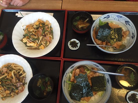 In Nikko gibt es noch ein stärkendes Mittagsmahl, bevor wir wieder zurück nach Tokio fahren