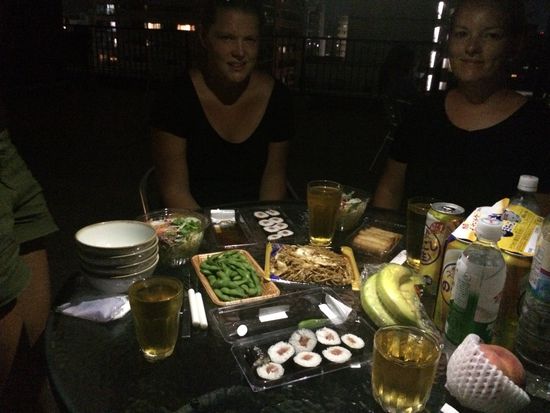 Und ein improvisiertes Candle-Light-Dinner zum Sonnenuntergang